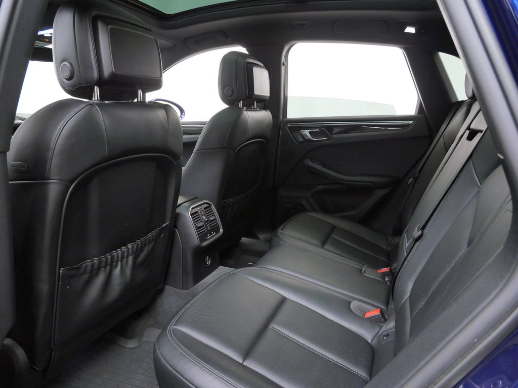 Thumbnail: 2024 Porsche Macan - 8
