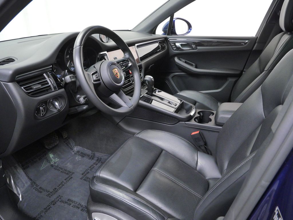 Thumbnail: 2024 Porsche Macan - 6