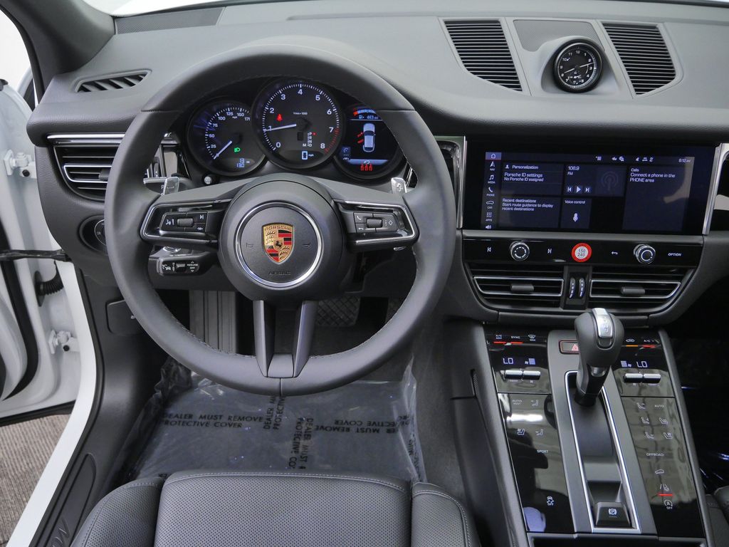 Thumbnail: 2026 Porsche Macan - 6