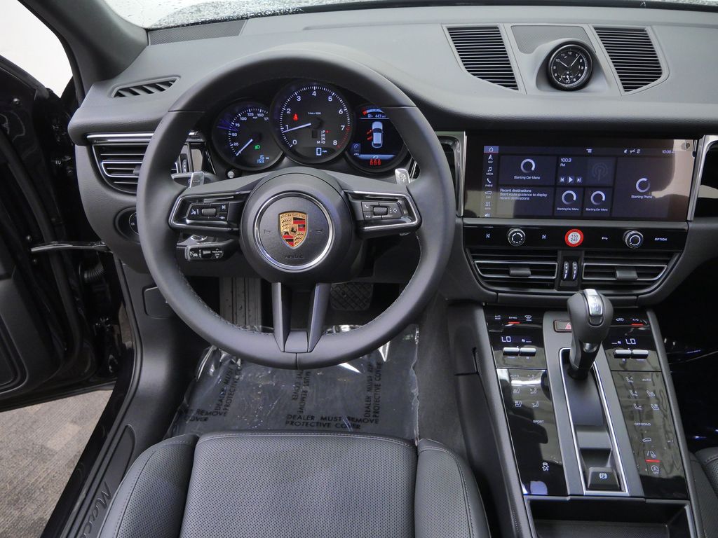 Thumbnail: 2026 Porsche Macan - 6