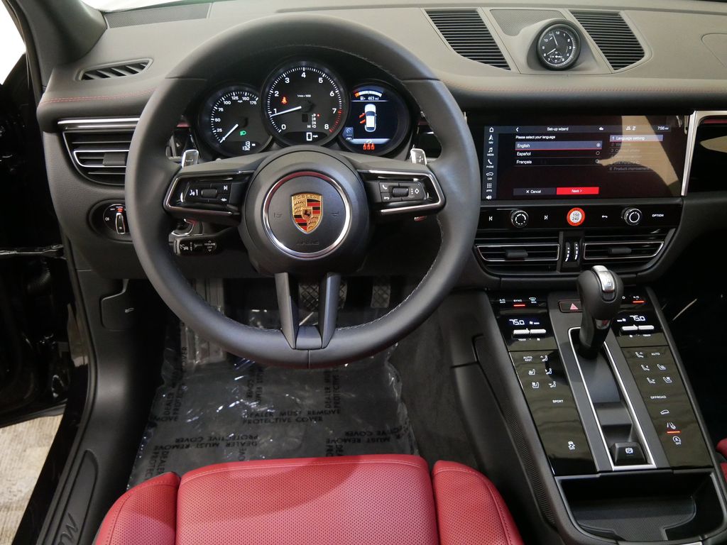 Thumbnail: 2026 Porsche Macan - 6