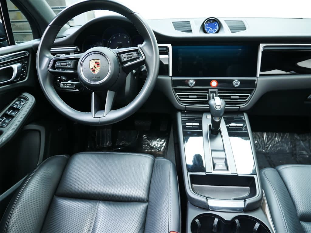 Thumbnail: 2022 Porsche Macan - 6