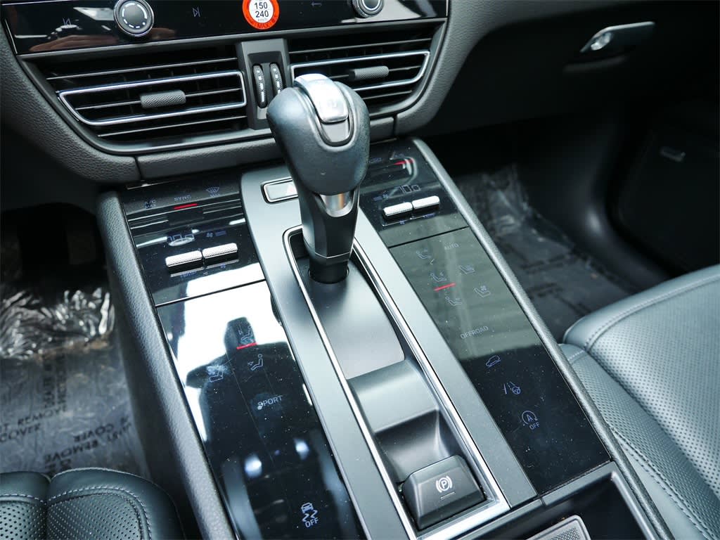 Thumbnail: 2022 Porsche Macan - 26