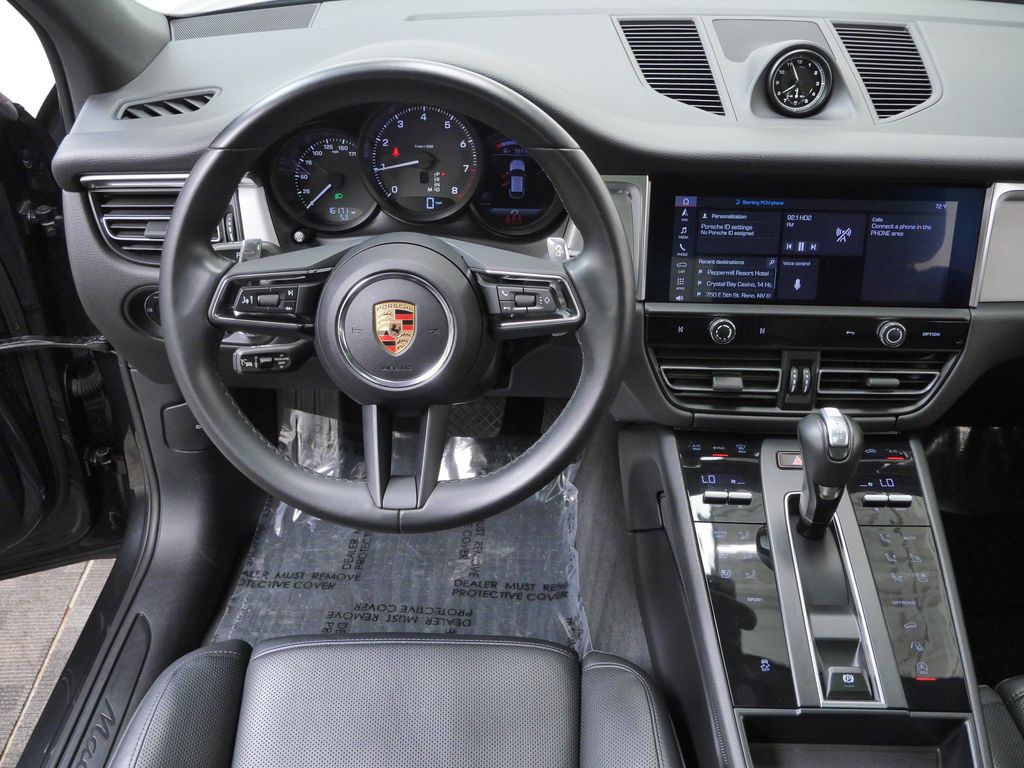 Thumbnail: 2024 Porsche Macan - 2