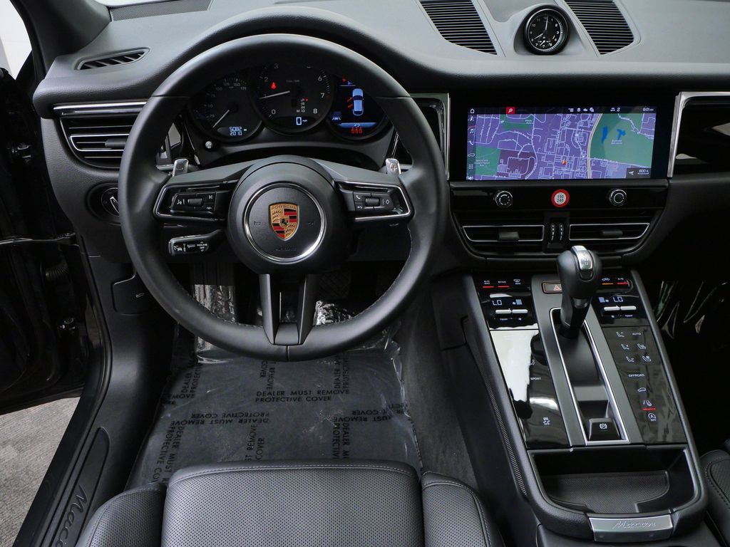 Thumbnail: 2026 Porsche Macan - 6