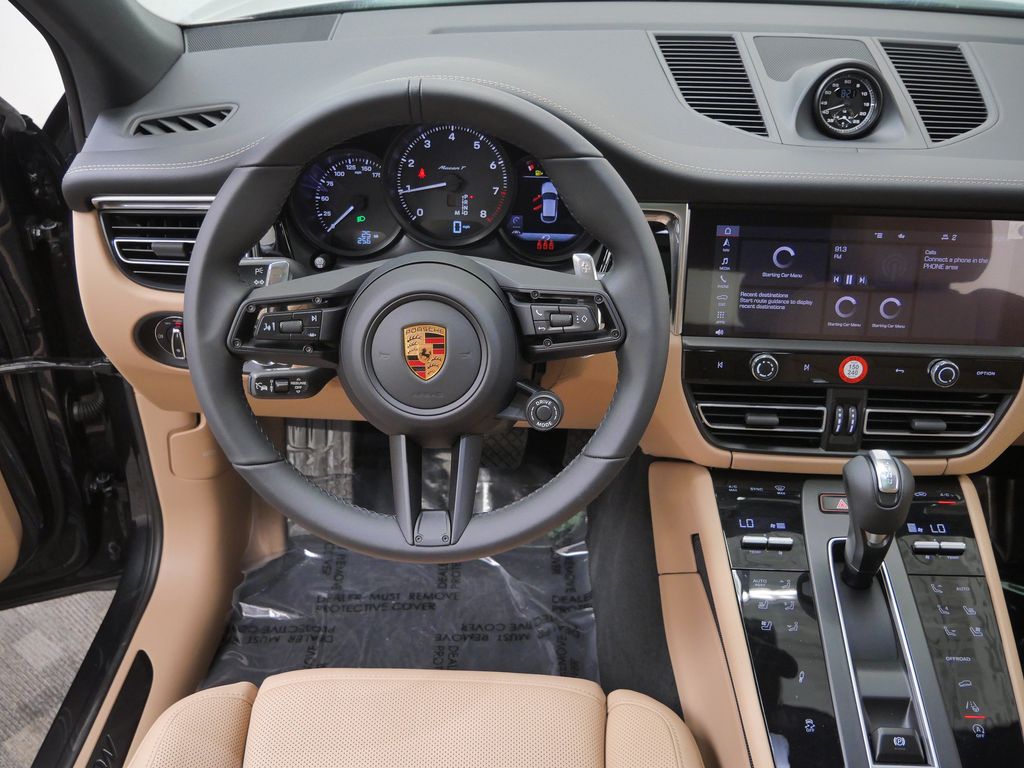 Thumbnail: 2026 Porsche Macan - 2