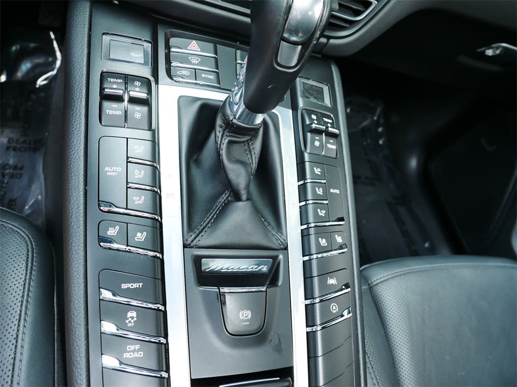 2019 Porsche Macan Base 24
