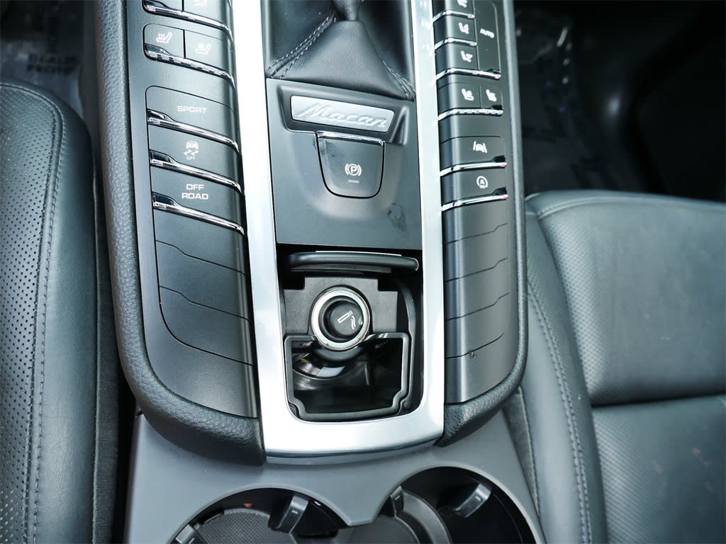 2019 Porsche Macan Base 23