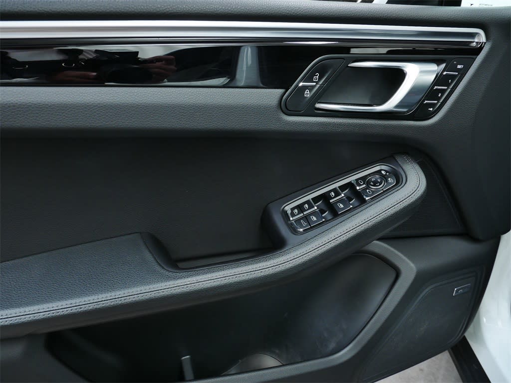 2019 Porsche Macan Base 15