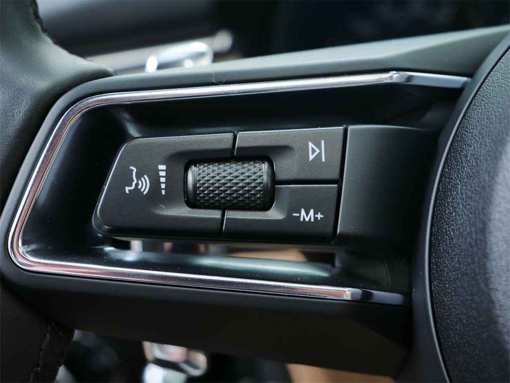 Thumbnail: 2025 Porsche Macan - 23