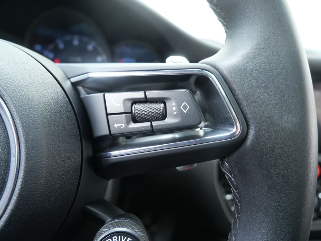 Thumbnail: 2026 Porsche Macan - 20