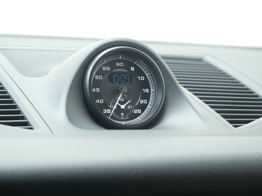 Thumbnail: 2026 Porsche Macan - 26