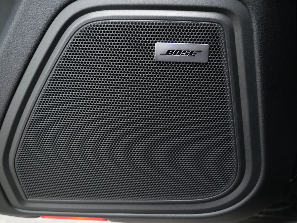 Thumbnail: 2026 Porsche Macan - 9