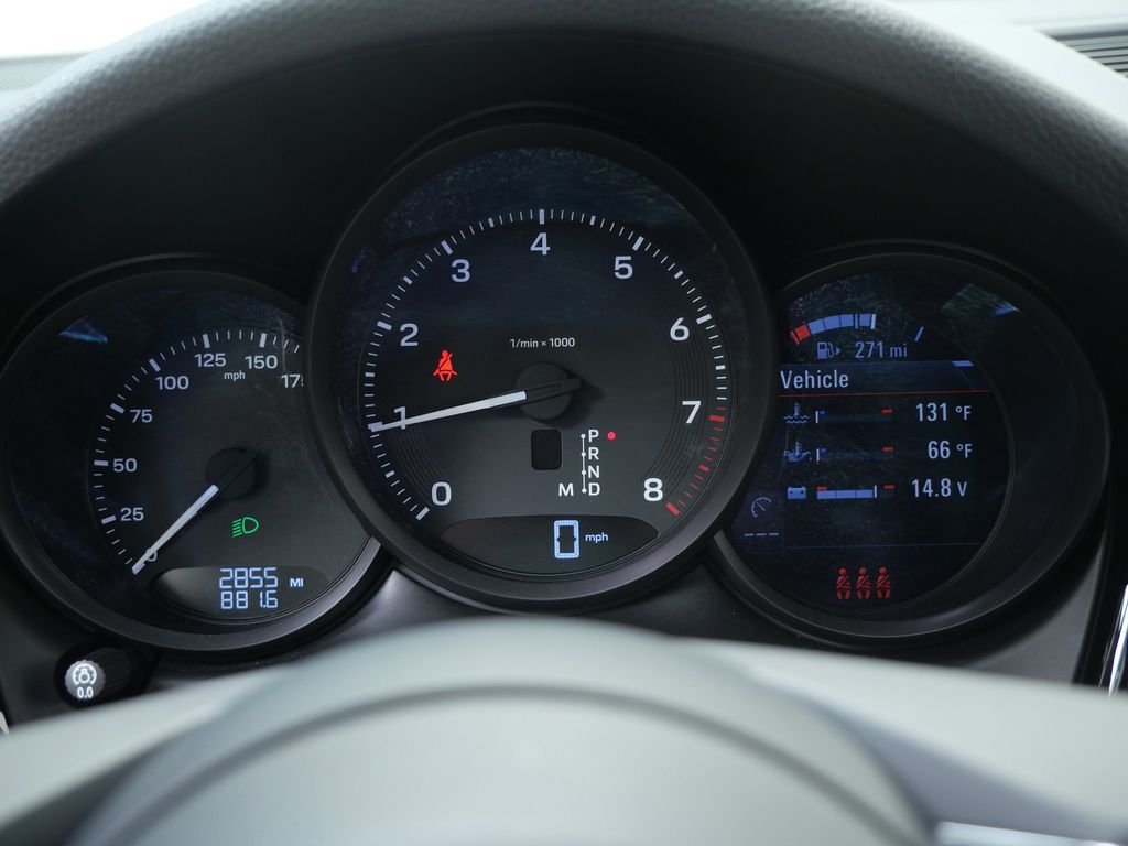 Thumbnail: 2026 Porsche Macan - 11