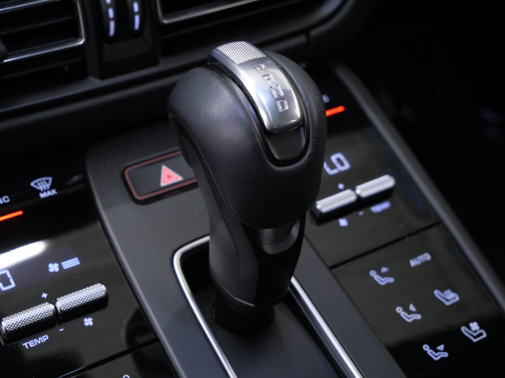 Thumbnail: 2023 Porsche Macan - 26