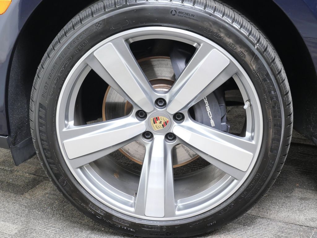 Thumbnail: 2023 Porsche Macan - 6