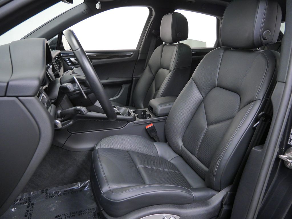 Thumbnail: 2023 Porsche Macan - 7