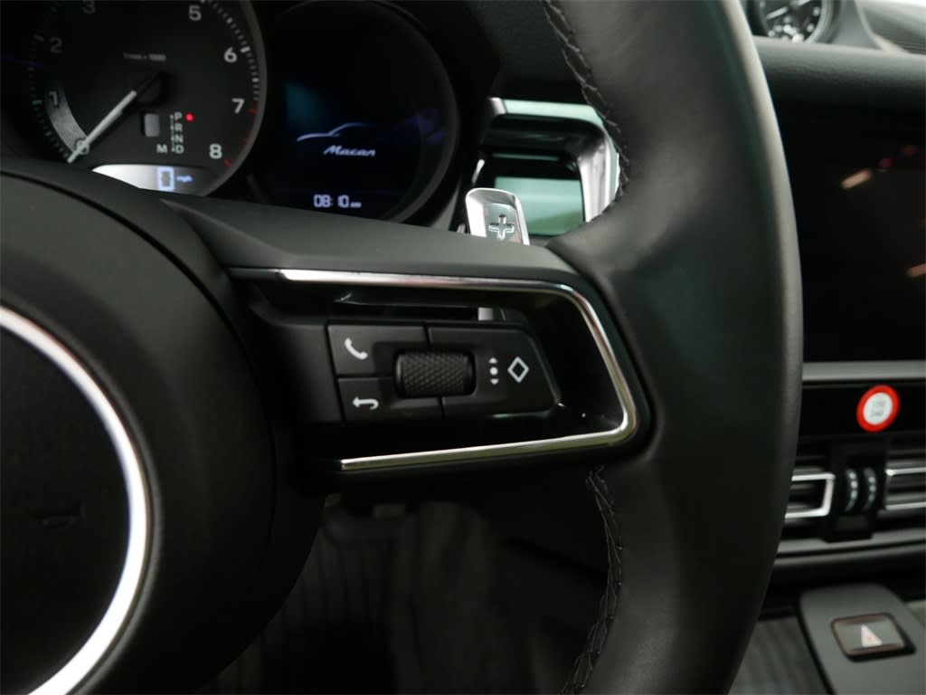 2024 Porsche Macan Base 25