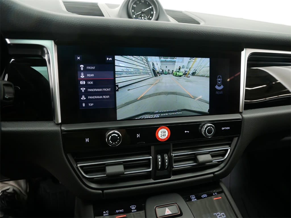 2024 Porsche Macan Base 26