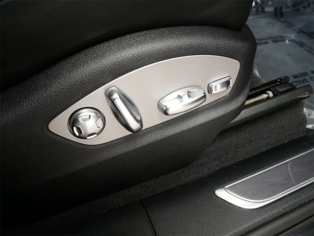 2024 Porsche Macan Base 30
