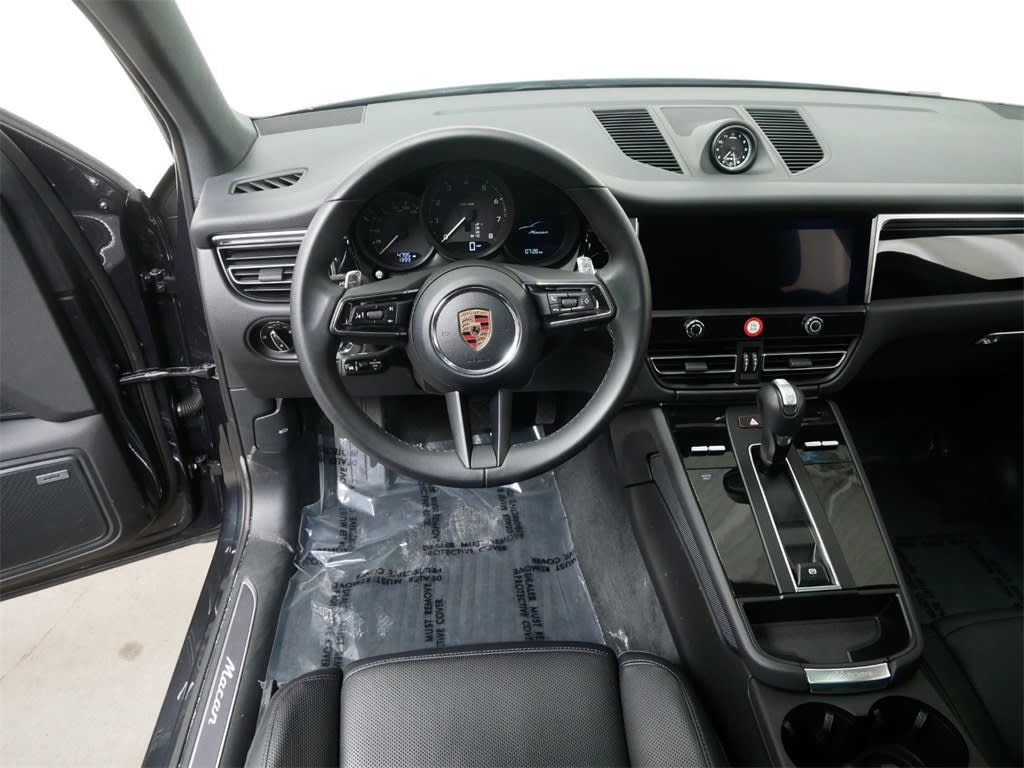 2024 Porsche Macan Base 2