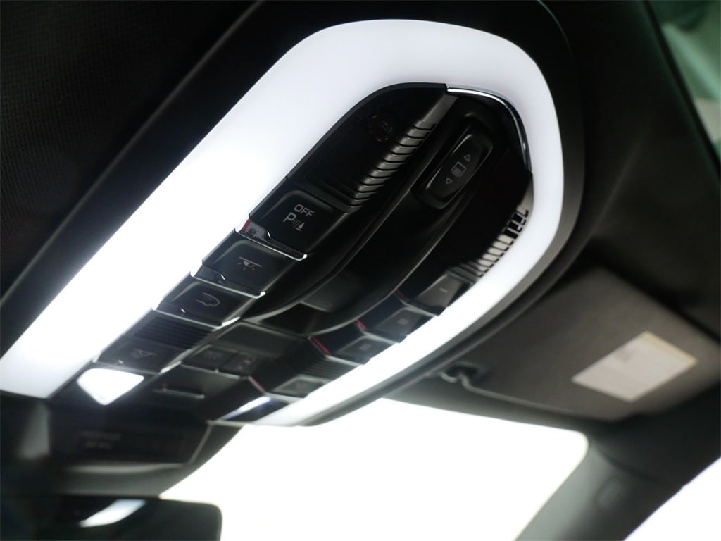 2024 Porsche Macan Base 24