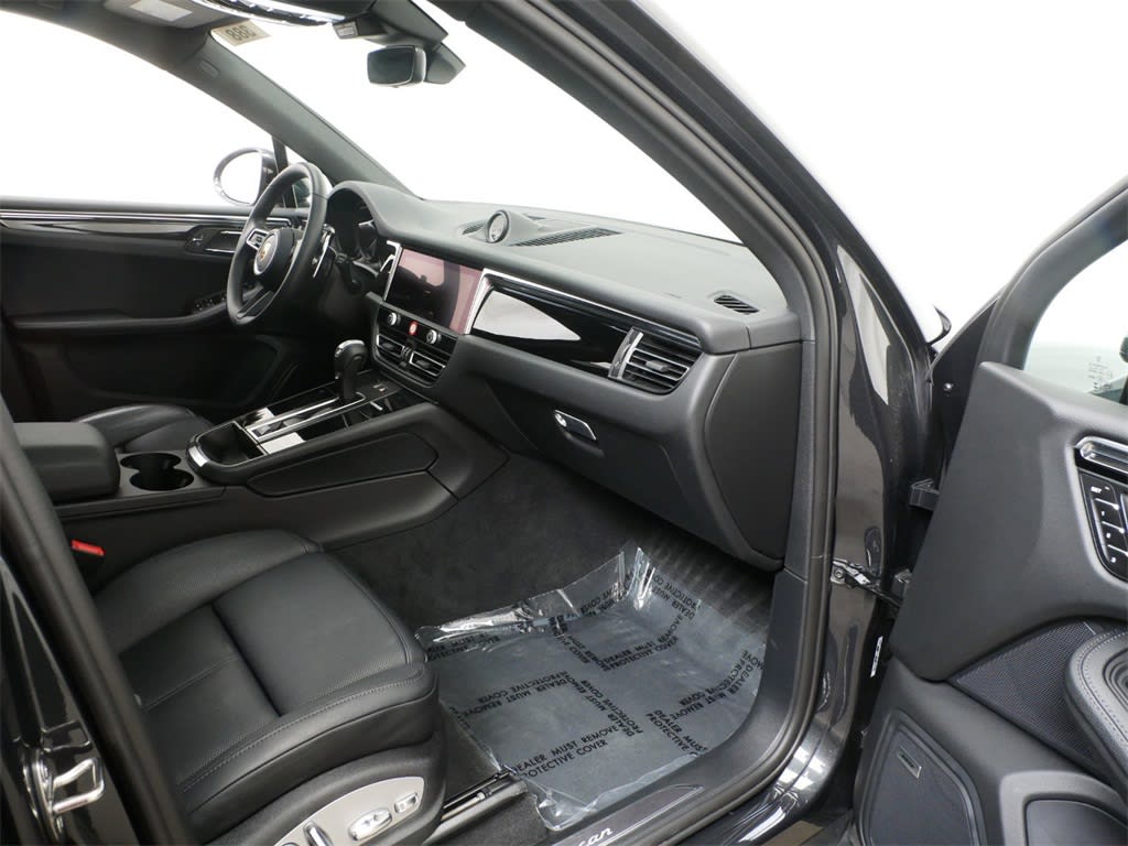 2024 Porsche Macan Base 28