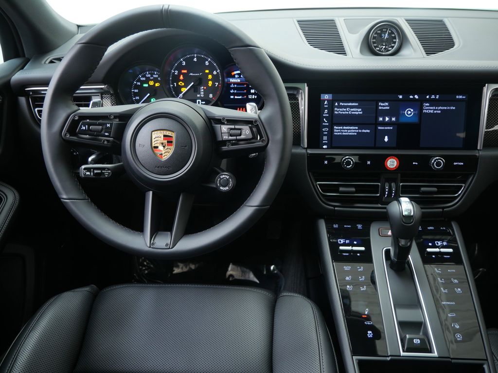 Thumbnail: 2026 Porsche Macan - 6