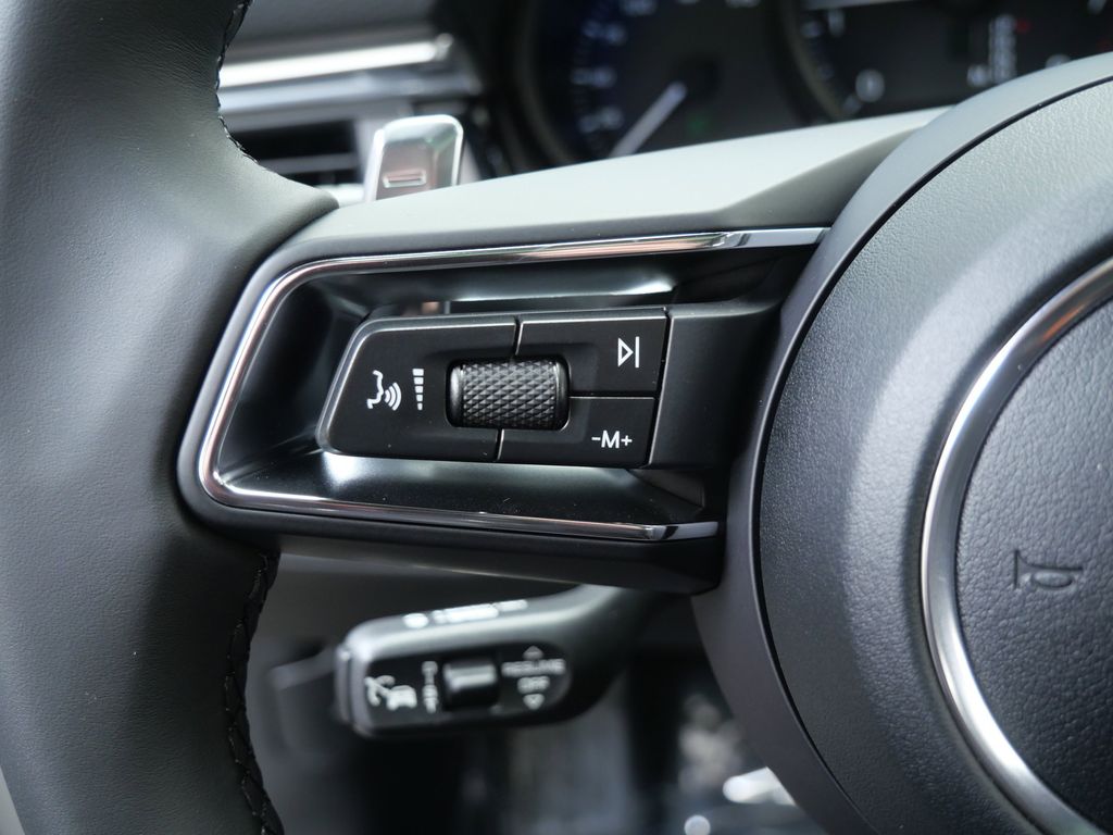 Thumbnail: 2026 Porsche Macan - 24