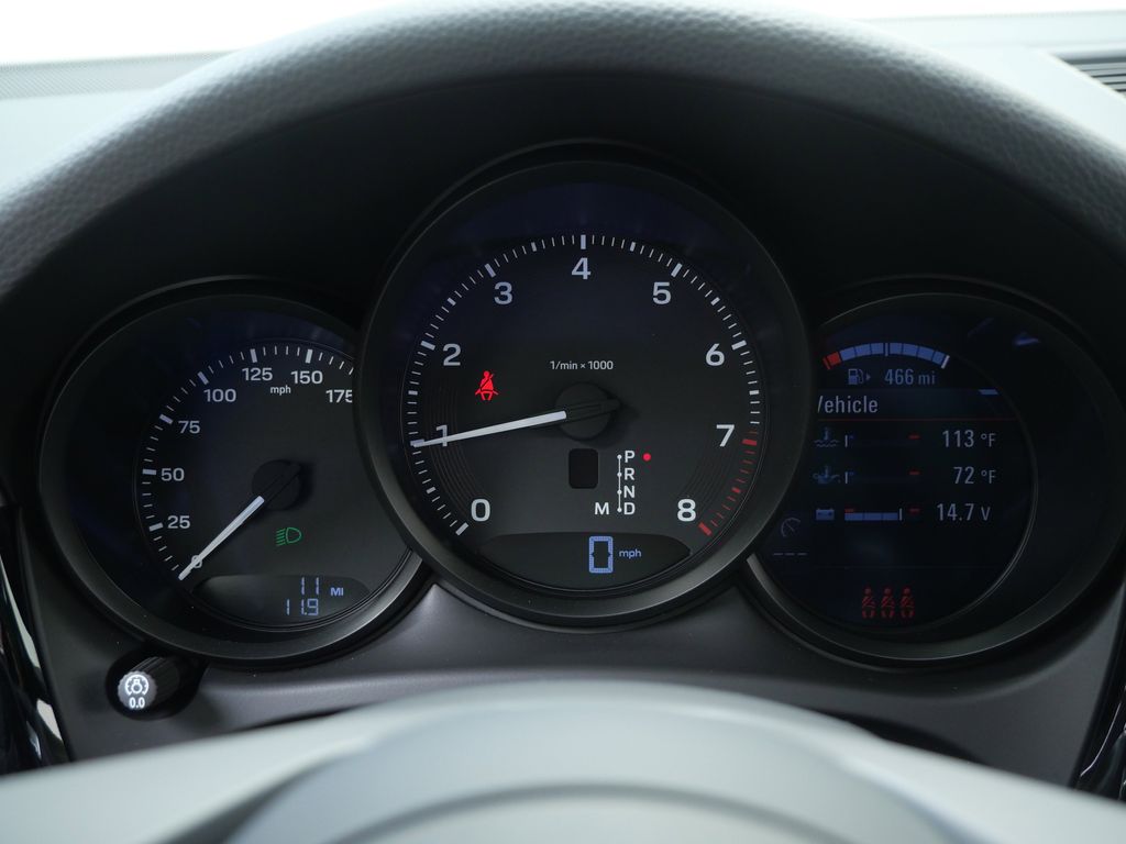 Thumbnail: 2026 Porsche Macan - 12