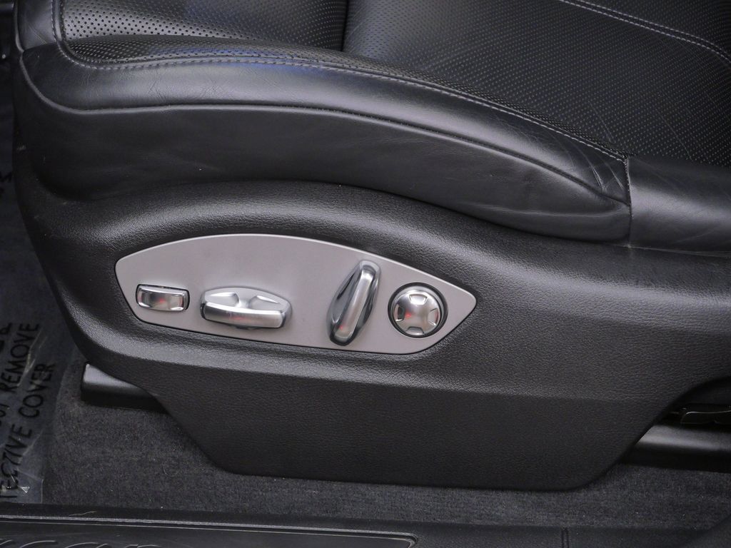 Thumbnail: 2019 Porsche Macan - 16