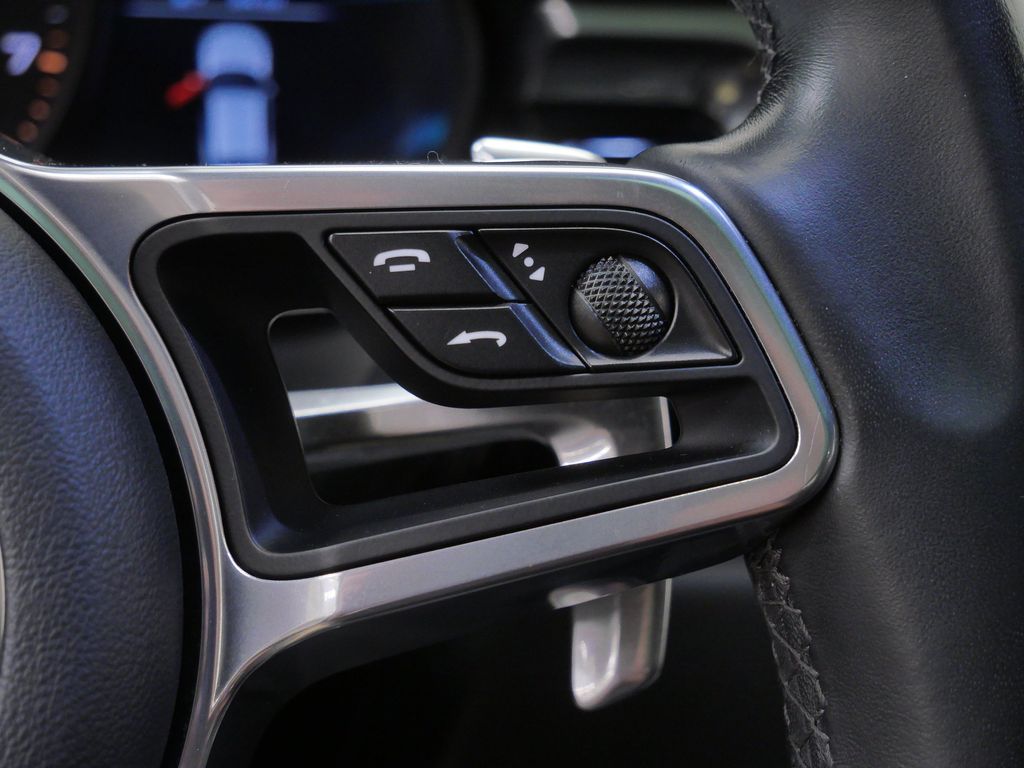 Thumbnail: 2019 Porsche Macan - 22