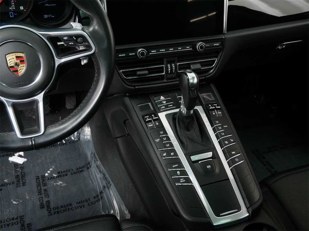 2021 Porsche Macan Base 12