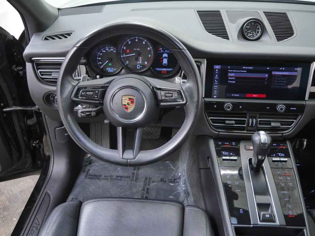 Thumbnail: 2023 Porsche Macan - 2