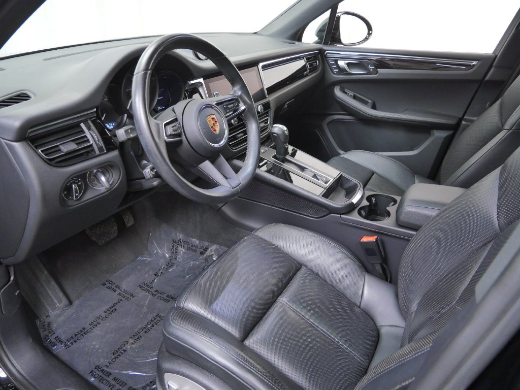 Thumbnail: 2023 Porsche Macan - 6