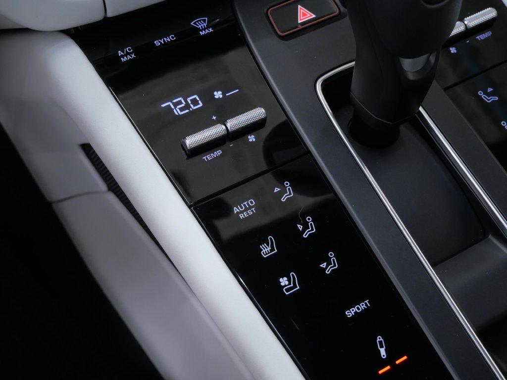 Thumbnail: 2024 Porsche Macan - 10