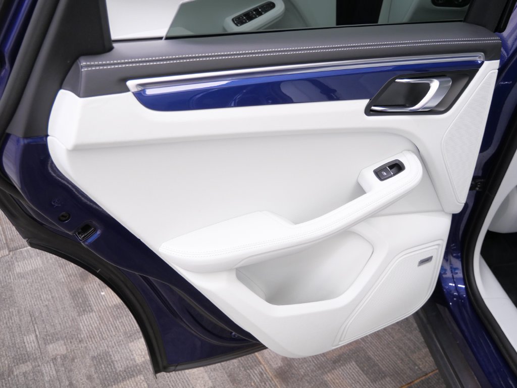 Thumbnail: 2024 Porsche Macan - 19