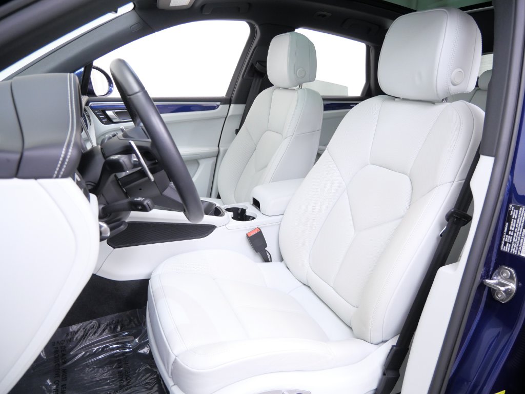 Thumbnail: 2024 Porsche Macan - 7