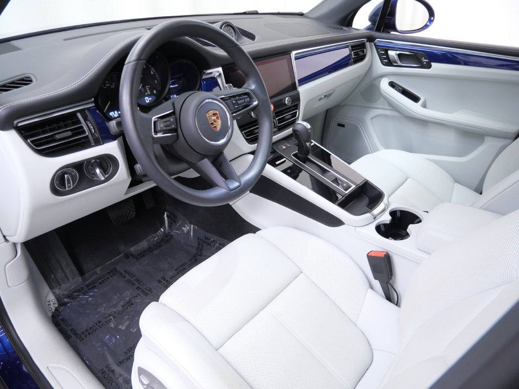 Thumbnail: 2024 Porsche Macan - 2
