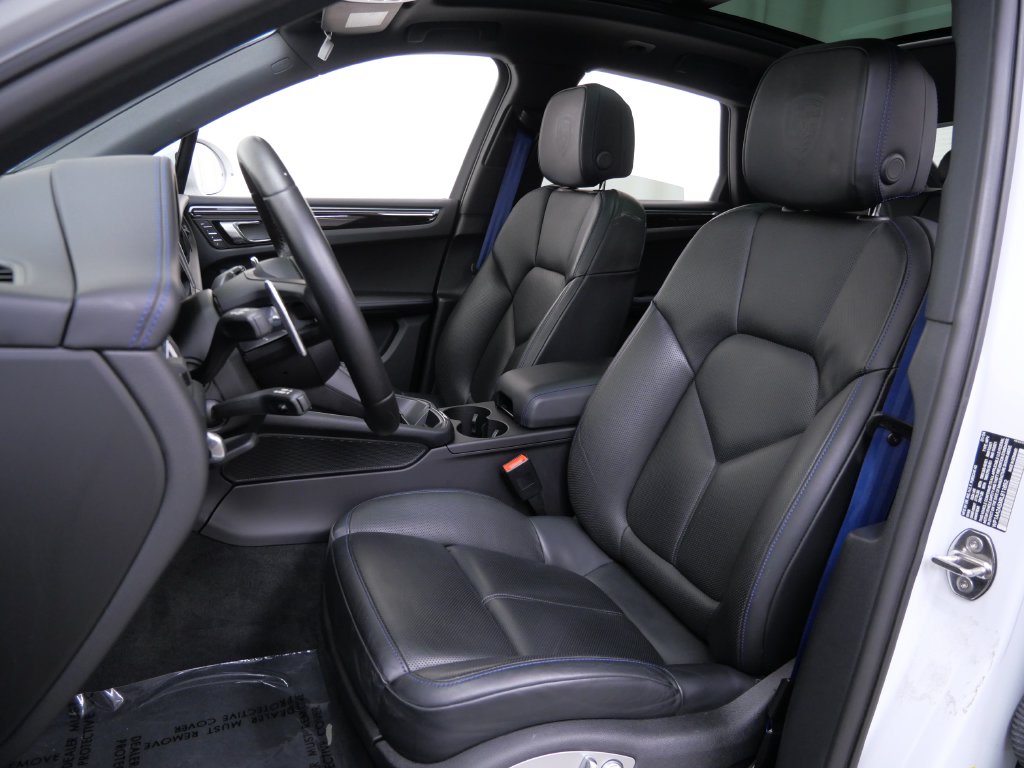 Thumbnail: 2024 Porsche Macan - 7