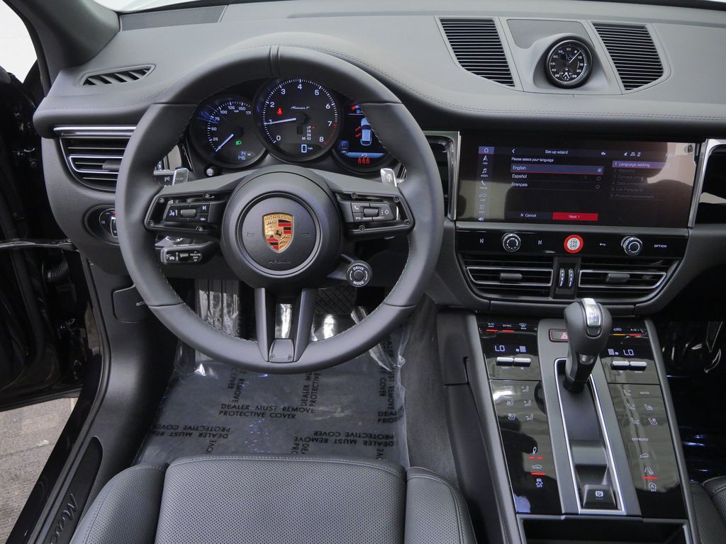 Thumbnail: 2026 Porsche Macan - 6