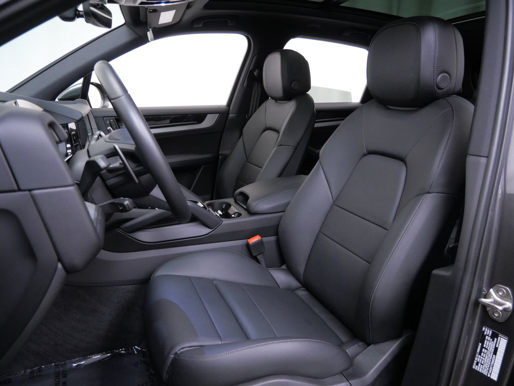 Thumbnail: 2026 Porsche Cayenne - 7