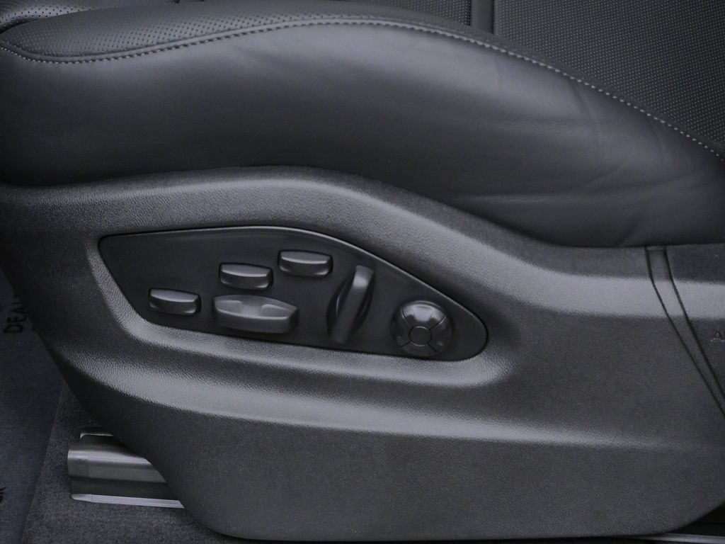 Thumbnail: 2026 Porsche Cayenne - 17