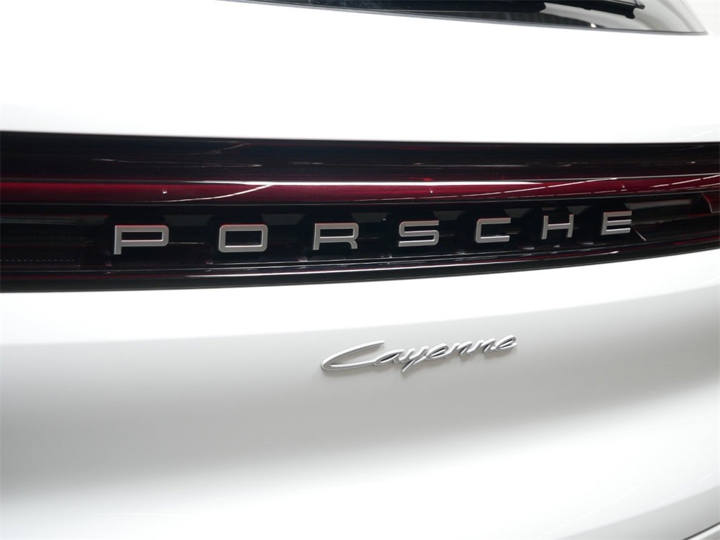 2024 Porsche Cayenne Base 6