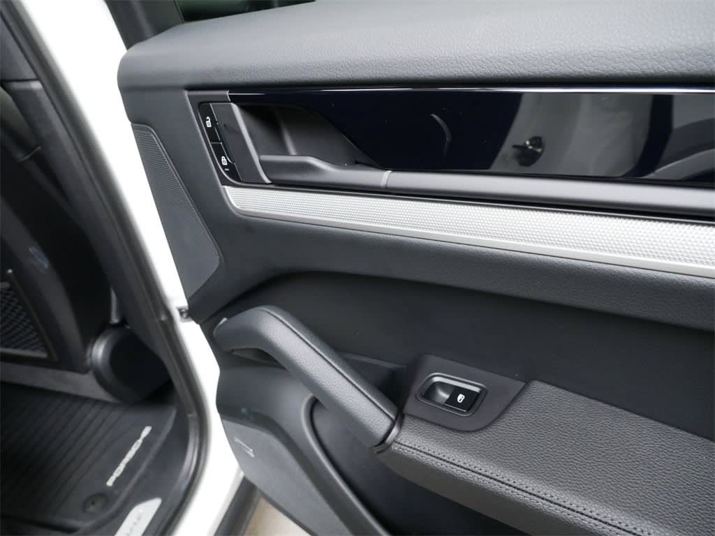 2024 Porsche Cayenne Base 27