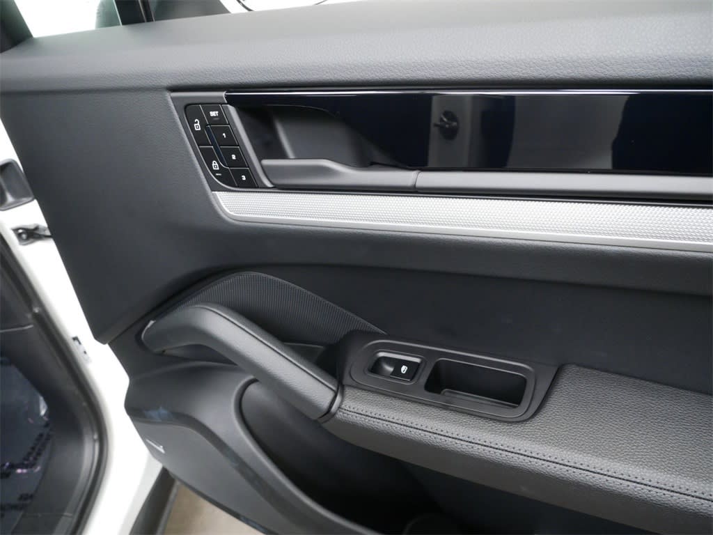 2024 Porsche Cayenne Base 29