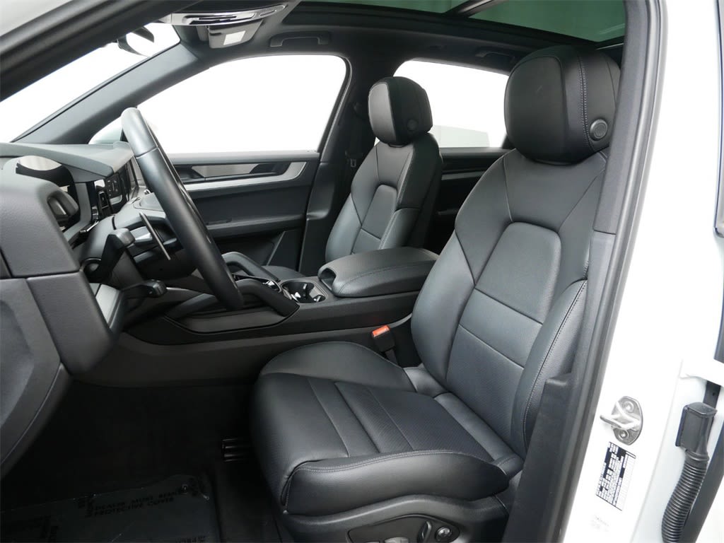 2024 Porsche Cayenne Base 8