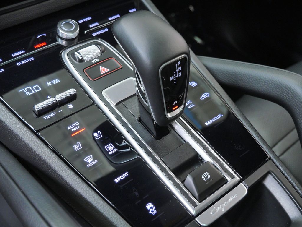 Thumbnail: 2020 Porsche Cayenne - 26
