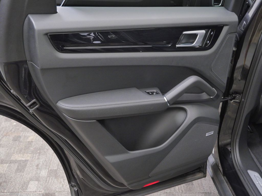 Thumbnail: 2020 Porsche Cayenne - 19