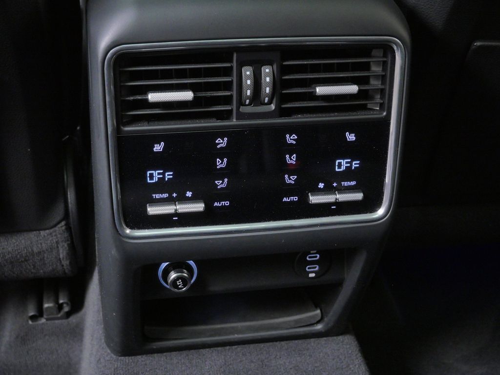 Thumbnail: 2020 Porsche Cayenne - 20
